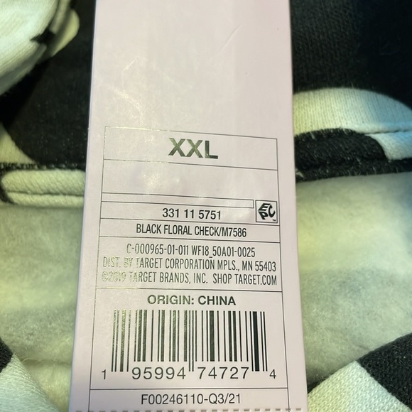 NWT WILD FABLE Women's Cropped Hoodie White Black Floral Check - Picture 7 of 7